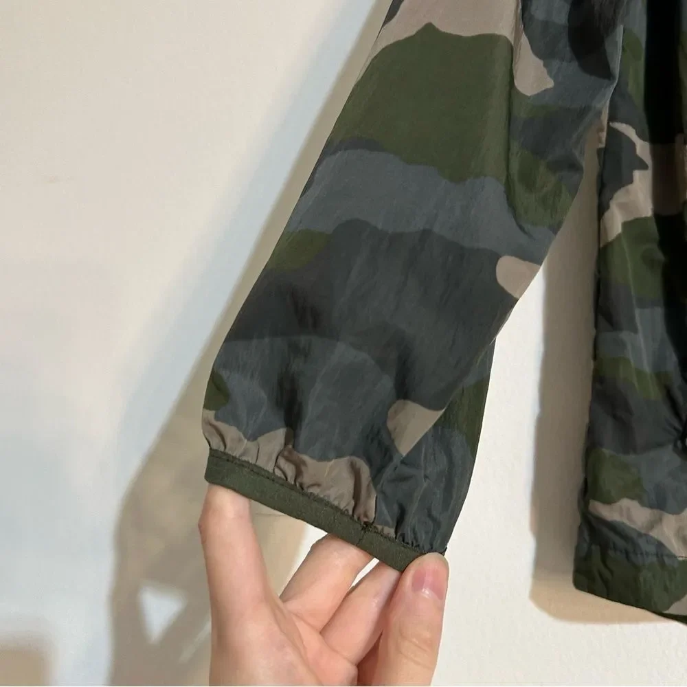Aerie Offline Camo Lightweight Windbreaker Jacket Size Small - Picture 2 of 9